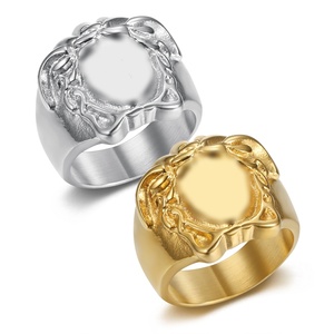 <span class=keywords><strong>Bague</strong></span> en or ton or sculptée en relief rétro artisanale glamour pour hommes, bijoux de mode rétro pour les fêtes - Product Image 5