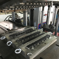 Moule en silicone pour la fabrication de tétines pour bébés