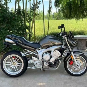 Yamaha War God <span class=keywords><strong>FZ600</strong></span> - Moto personnalisée avec injection électronique de carburant, moteur quatre cylindres en ligne refroidi par eau - Product Image 4