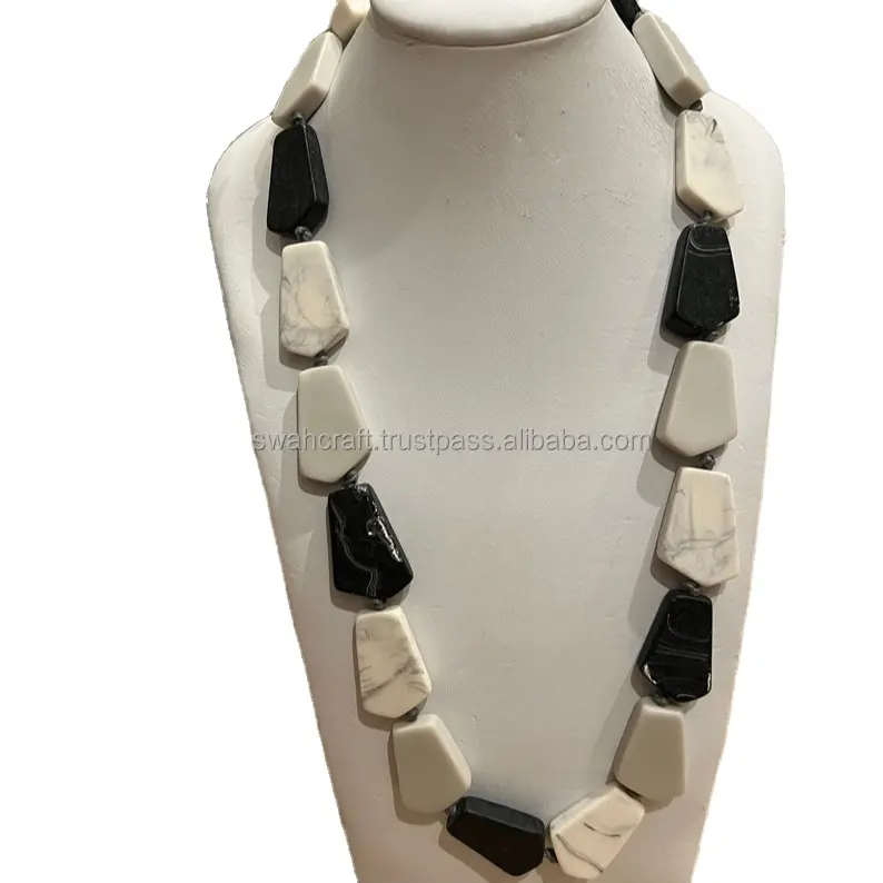 Perhiasan Fashion kalung Resin penjualan laris dari India buatan tangan hitam dan putih kalung untuk anak perempuan dan wanita