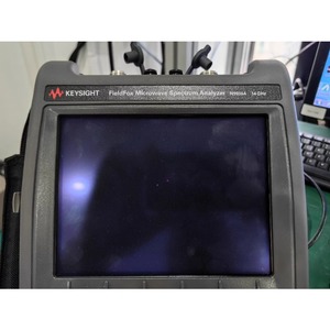 Analyseur de micro-ondes portable Keysight N9936A FieldFox 100 kHz à 14 GHz en stock xgeqpt - Product Image 2