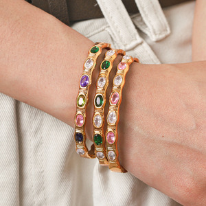 Brazalete de Zirconia Brillante y Colorido, Sin Deslustre, Pulido a Alto Brillo, Brazalete de Acero Inoxidable Chapado en Oro de 18K para Mujer - Product Image 2
