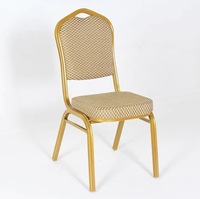 Chaise de restaurant fabriquée en usine en Chine Chaise de salle d'événement robuste et résistante Chaise de banquet empilable à cadre doré en métal à vendre