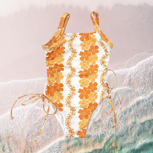 Le fabricant conçoit des maillots de bain pour filles à manches longues et fermeture éclair, à imprimé plage, et des maillots de bain hawaïens personnalisés en nylon pour filles. - Product Image 4
