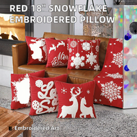 Housse de coussin décorative de Noël en peluche blanche, scènes d'hiver brodées avec rennes, arbres et flocons de neige pour une décoration festive de la maison