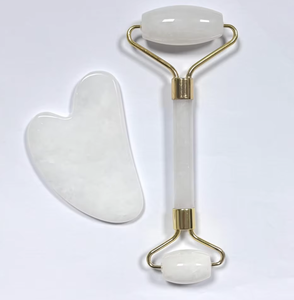 Rouleau de <b>jade</b> naturel blanc et Gua Sha - Product Image 1