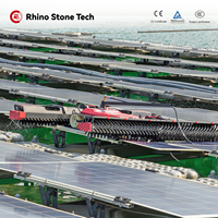Robot de nettoyage de panneaux solaires photovoltaïques de type sur chenilles pour les fermes solaires résidentielles, commerciales et industrielles avec fonctionnement à distance