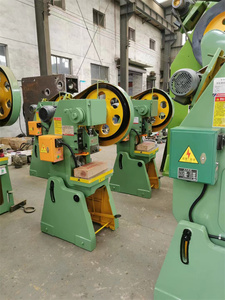 Presse de découpe de haute précision pour la production automatique, machine à poinçonner les trous de bride - Product Image 6