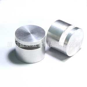 สกรูหัวกลมสแตนเลสเกรด A ยี่ห้อ Yihong Advertising Nail - Product Image 2