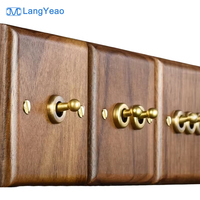Interruptor de palanca de madera maciza de nogal LangYeao con palanca de latón, 10A 250V, placa de pared vintage retro con USB 5V 2.1A para el hogar y hoteles