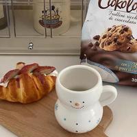 Mug en céramique sous-glaçurée peint à la main, motif bonhomme de neige hivernal mignon, cadeau de Noël, tasse à café bonhomme de neige pour le petit-déjeuner
