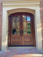 Prima China, fabricant de premier plan, portes pivotantes en bois massif sur mesure, portes d'entrée de villa, portes extérieures résistantes à l'eau, serrure intelligente