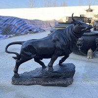 Décoration Moderne pour la Maison : Statue de Taureau Artisanale pour Bureau et Table, Ornement Décoratif pour la Maison