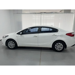 Auto Usado <span class=keywords><strong>Kia</strong></span> K3 2016, Volante a la Izquierda, Sedán de 5 Plazas, Gasolina, Interior Oscuro, Transmisión Manual - Product Image 3