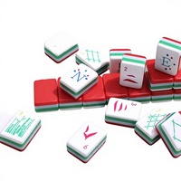 Ensemble de Mahjong Américain Rouge de Noël 128 Pièces, Tuiles Acryliques Sculptées à 4 Couches, Cadeau de Luxe pour Adultes pour les Fêtes