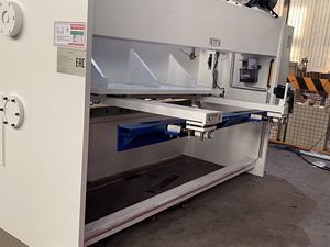 Cisaille hydraulique CNC Aoxuan pour découpe de métaux et acier QC11Y 6mm 2500mm, haute précision, entièrement automatique, pour engrenages de moteur - Product Image 4
