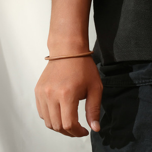 Bracelet en cuir véritable pour homme minimaliste, best-seller, avec fermoir magnétique en acier inoxydable, bracelet en cuir brun - Product Image 5