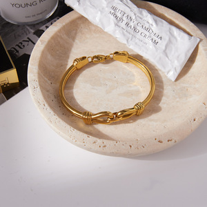 Brazalete y Anillo Unisex <span class=keywords><strong>Ilona</strong></span> Fashion, Geométrico, Chapado en Oro de 18k, Acero Inoxidable, Resistente a la Decoloración, Ligero, con Cierre - Product Image 4