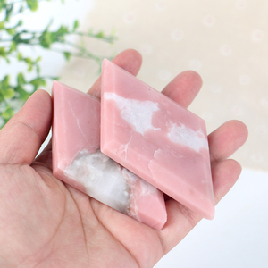 แผ่นคริสตัลแกะสลักลายข้าวหลามตัดจากธรรมชาติ ขายส่ง หินโอปอลสีชมพู สำหรับตกแต่งบ้าน - Product Image 4