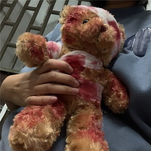 Oso de Peluche Oscuro con Heridas, Súper Suave, Relleno de Algodón PP, Lavado, Barnizado UV, Alivia el Estrés, Peluche con Vendaje - Product Image 3