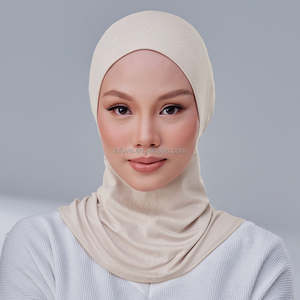 Bonnet <span class=keywords><strong>Najwa</strong></span> en jersey de coton respirant et léger avec couvre-cou intégral et cordons ajustables - Product Image 3