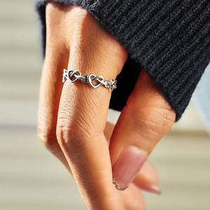 Anillo de acero inoxidable con forma de corazón T0721, unisex, para compromiso, joyería de moda, diseño sencillo, para mujeres y hombres. - Product Image 3