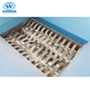 Macchina della trinciatrice del bordo di legno del frantoio del barilotto di plastica residuo 100-3000 kg/h <span class=keywords><strong>con</strong></span> il <span class=keywords><strong>braccio</strong></span> di pressatura - Product Image 6