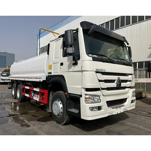 Camión Cisterna de Agua SINOTRUK HOWO 6X4 Diésel, Camión Cisterna de Agua con Tanque de 20 CBM para Construcción - Product Image 2