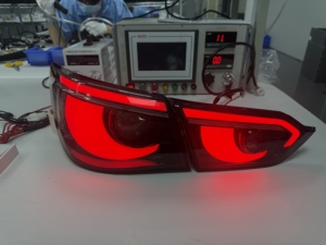 Luz Trasera RGB SINDAR para Infiniti Q50 Q50s 2013-2017 para Nissan Skyline V37 2014-2024 Estilo Marrón Transparente y Electrochapado - Product Image 6