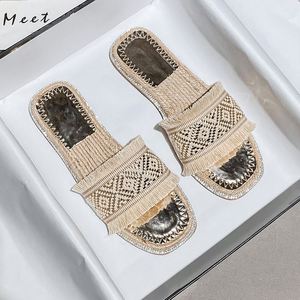 Sandales plates d'été en paille tressée pour femme, à bride unique, tendance, polyvalentes, à semelle souple et respirante, pour la marche décontractée - Product Image 6
