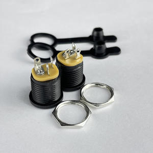 Conector de alimentación CC con rosca, tipo tarjeta DC022m, conector hembra CC 5.5 * 2.1/2.5, orificio pequeño 3.5*1.3, salida de fábrica - Product Image 3