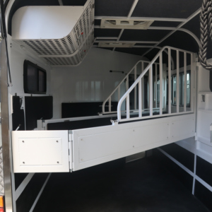 Remorque à chevaux double Elite Custom Straight Load avec armoire intégrée pour le transport équin en UE - Product Image 2