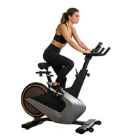Bicicleta de Ciclismo Indoor con Resistencia Magnética de Volante de 18 kg, Monitor LCD, Transmisión por Correa Silenciosa, Entrenador Cardiovascular para Gimnasio en Casa, Más Vendida