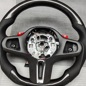 Volante Deportivo Personalizado de Fibra de Carbono M Sport de Fábrica J Auto Direct para G20/G30/G31/G32 - Negro con Costuras Personalizadas en Forma de D - Product Image 5