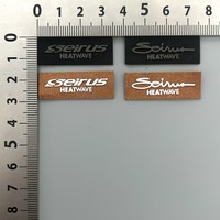 Étiquette de marque de vêtements en cuir microfibre de suède de haute qualité avec logo en caoutchouc de silicone 3D en relief