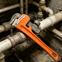 Clé à tuyau réglable robuste et durable pour les travaux de plomberie et d'entretien industriel avec une forte adhérence