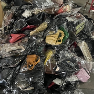 Ukay Bale, bolsos de hombro a la moda para mujer, bolsos de <span class=keywords><strong>mano</strong></span> de <span class=keywords><strong>segunda</strong></span> <span class=keywords><strong>mano</strong></span> para mujer, bolso ligero usado para mujer, bolso de <span class=keywords><strong>mano</strong></span> con lazo para mujer, fardo mixto - Product Image 3