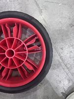 Roues en caoutchouc massif agricoles rouges neuves de 10 pouces, adaptées aux véhicules pour enfants et aux chariots de barbecue