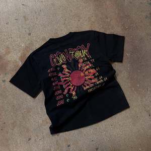เสื้อยืดกราฟิกวินเทจสีดำสำหรับผู้ชาย สไตล์สตรีทแวร์ ทรงโอเวอร์ไซส์ ผ้าคอตตอนหนา เสื้อยืดแนวสตรีทฮิปฮอป - Product Image 2