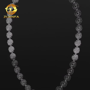Squisita Collana Daisy con Ciondoli a Croce Personalizzati, Gioielli con Iniziali Iced Out in Moissanite, <span class=keywords><strong>Ciondolo</strong></span> a Catena in Moissanite - Product Image 6