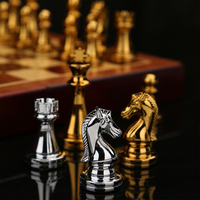 Ensemble de figurines d'échecs en laiton avec logo personnalisé, pièces d'échecs roi, reine, cavalier, pion, forme personnalisée, échecs pour cadeaux d'entreprise, collectionneurs