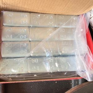 <span class=keywords><strong>Poids</strong></span> d'équilibrage adhésifs de 25 g avec ruban bleu pour l'équilibrage des pneus de <span class=keywords><strong>moto</strong></span>, de véhicule et de voiture - Product Image 2