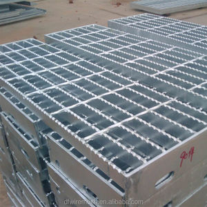 <span class=keywords><strong>Grille</strong></span> <span class=keywords><strong>de</strong></span> drainage hybride en <span class=keywords><strong>fonte</strong></span> et acier pour couvercles <span class=keywords><strong>de</strong></span> mantrons et tranchées, solution <span class=keywords><strong>de</strong></span> drainage - Product Image 3