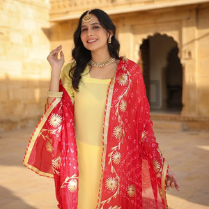 Style De Maison Ensemble 3 pièces Kurta jaune en rayonne à col carré avec Dupatta rouge - Product Image 3
