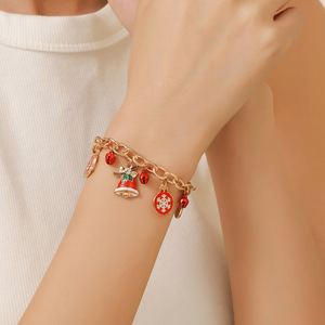 Bracelet porte-bonheur de Noël pour femmes, bijoux en alliage, pendentif de dessin animé, cadeau, cloche festive, perle, flocon de neige, renne - Product Image 2