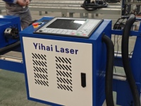 Machine de découpe de tubes en acier inoxydable à refroidissement par eau au laser à fibre mini CNC pour tubes métalliques prenant en charge les formats AI/DWG