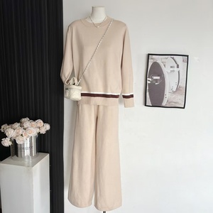 2025 <span class=keywords><strong>tenue</strong></span> pour femmes pour automne/hiver ensemble deux pièces tricoté à col rond, <span class=keywords><strong>grande</strong></span> <span class=keywords><strong>taille</strong></span>, costume tricoté pour femmes à la mode et décontracté - Product Image 4