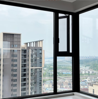 Ventana Abatible de Aluminio con Certificación NAFS, Vidrio Templado Moderno, Pantalla Integrada, Sistema de Rotura Térmica de Alta Resistencia y Diseño Delgado