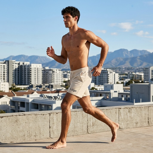 กางเกงกีฬาขาสั้นระบายอากาศสำหรับผู้ชาย แห้งเร็ว มีแผงตาข่าย เอวยางยืด ปิดด้วยเชือกผูก มีกระเป๋าข้างสองช่อง สำหรับออกกำลังกายที่ยิม - Product Image 2