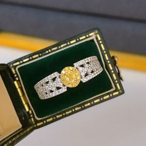 Anillo de Compromiso y Boda Xinfly de Oro Sólido de 18K con Diamante Natural Amarillo Blanco de 0.68CT - Product Image 3